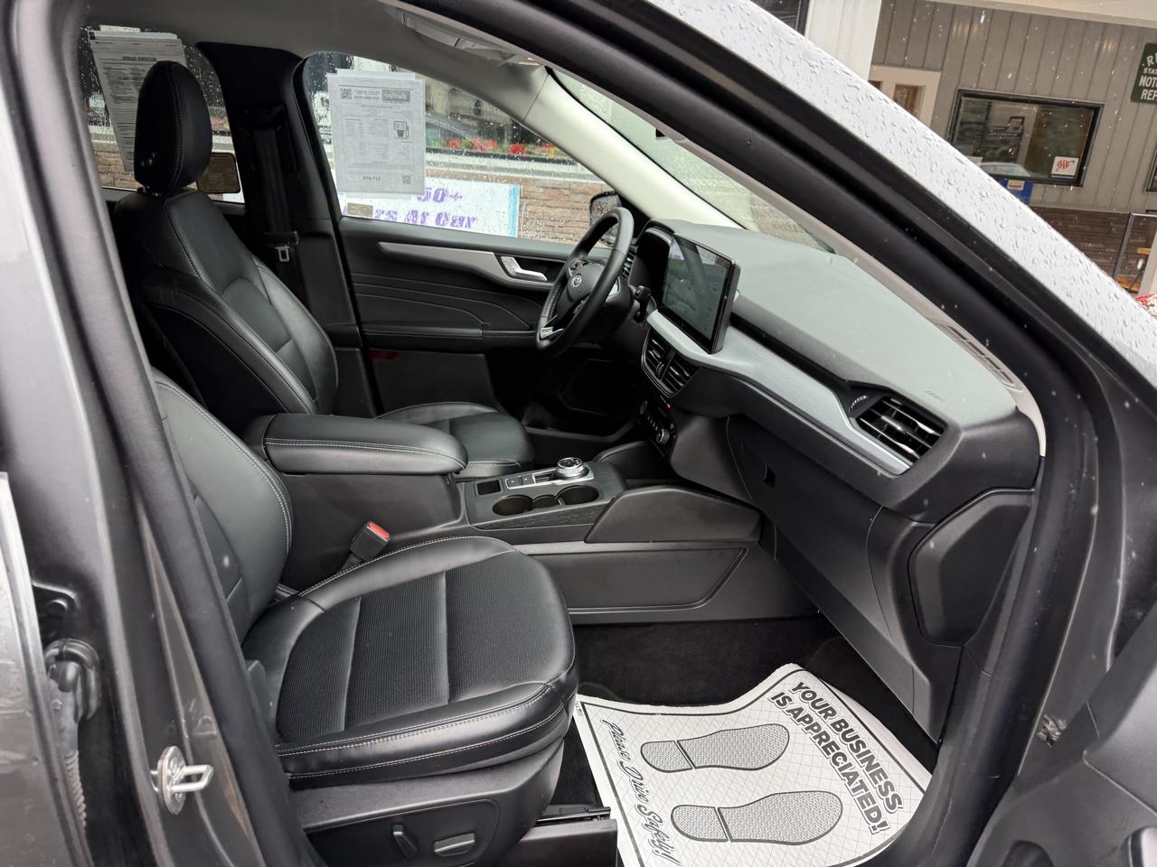 Ford Escape Platinum AWD 2025