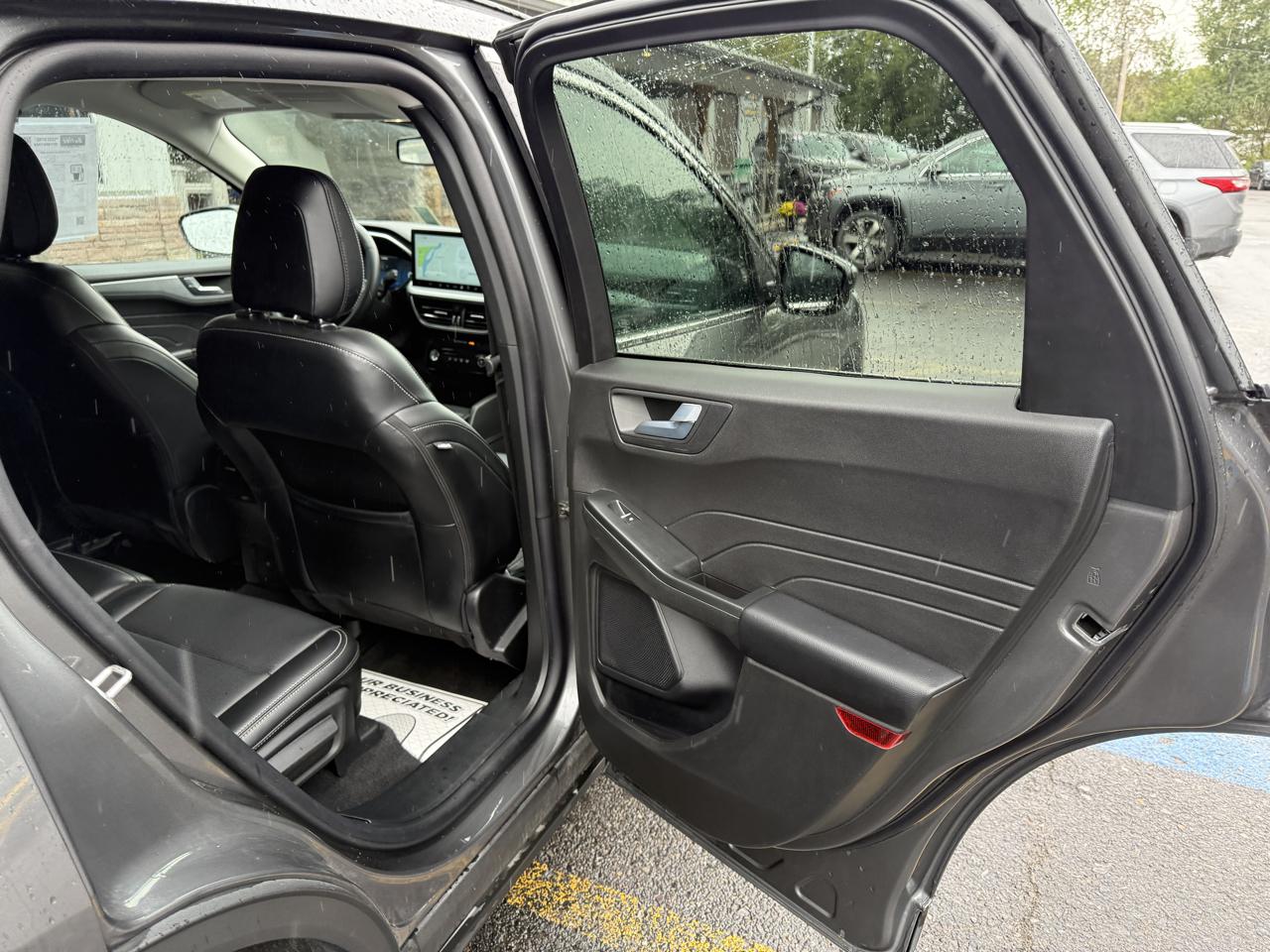 Ford Escape Platinum AWD 2025