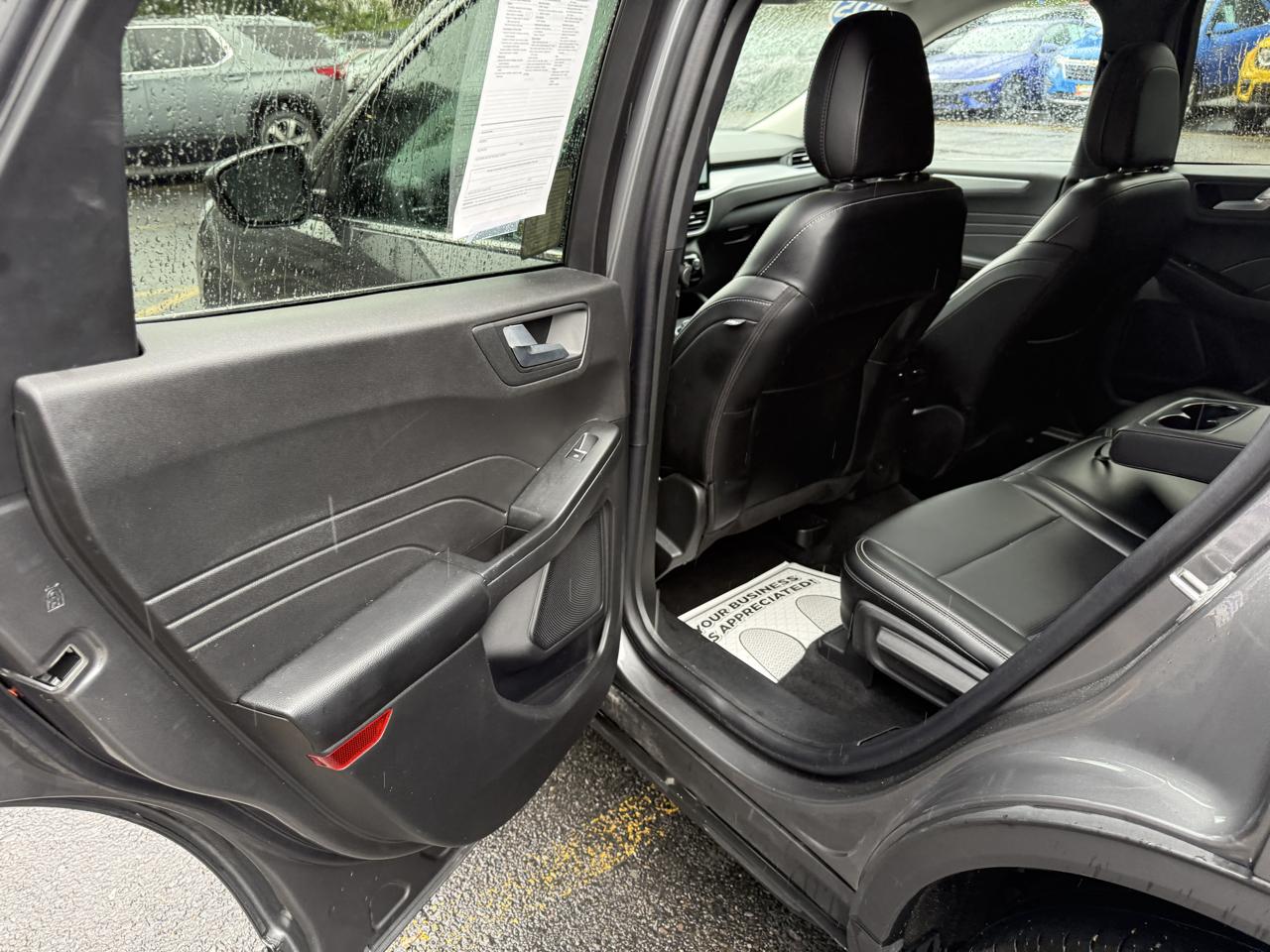 Ford Escape Platinum AWD 2025