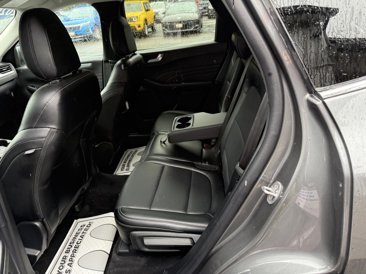 Ford Escape Platinum AWD 2025