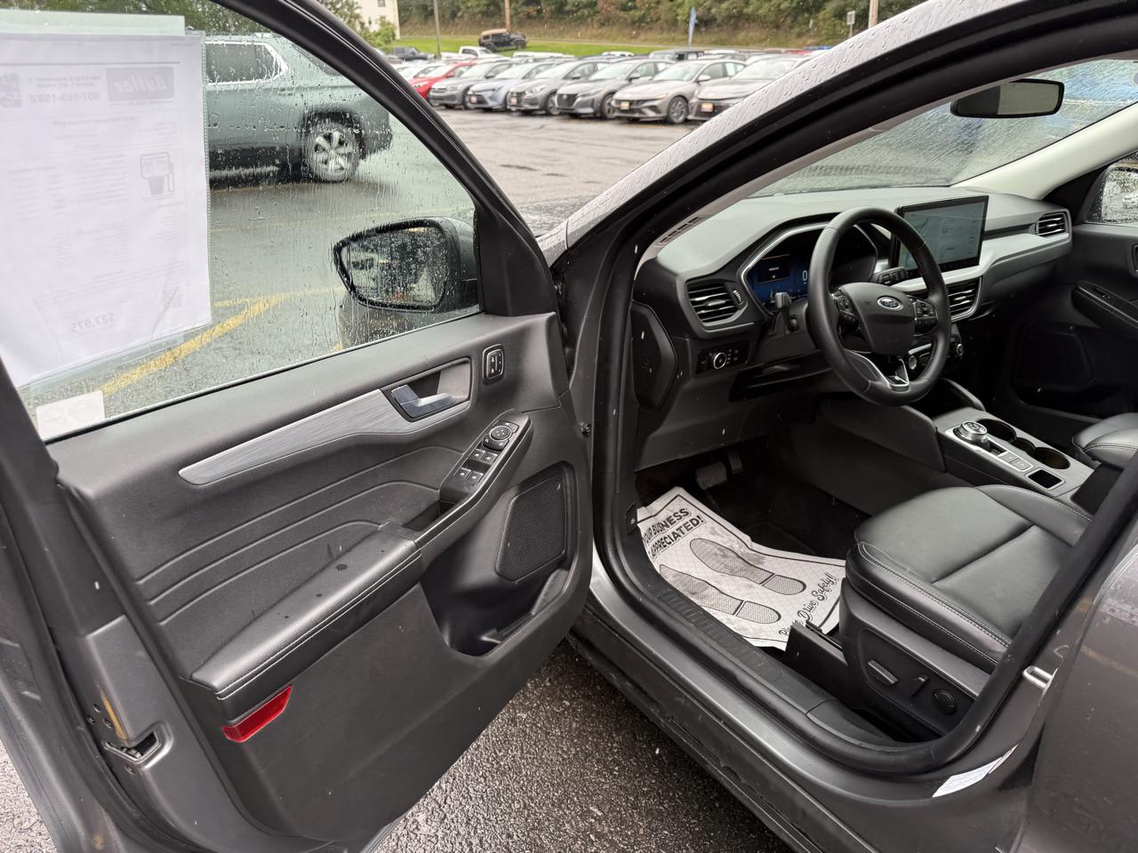 Ford Escape Platinum AWD 2025