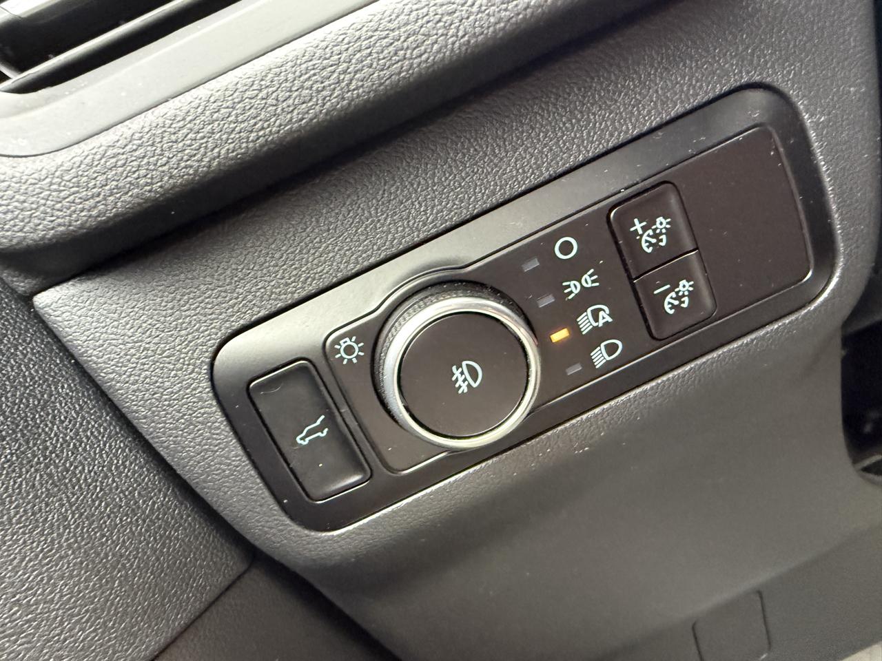 Ford Escape Platinum AWD 2025