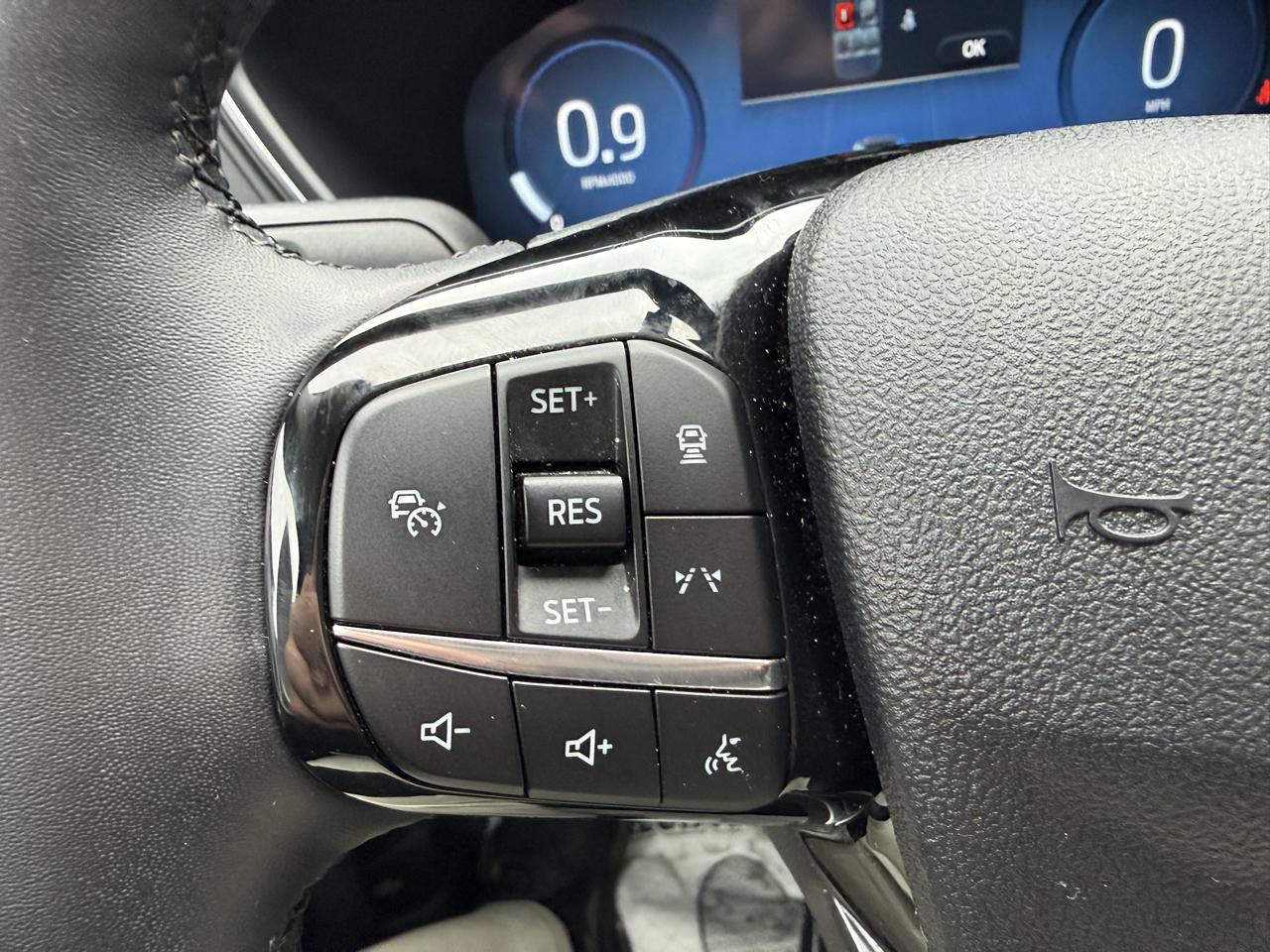 Ford Escape Platinum AWD 2025