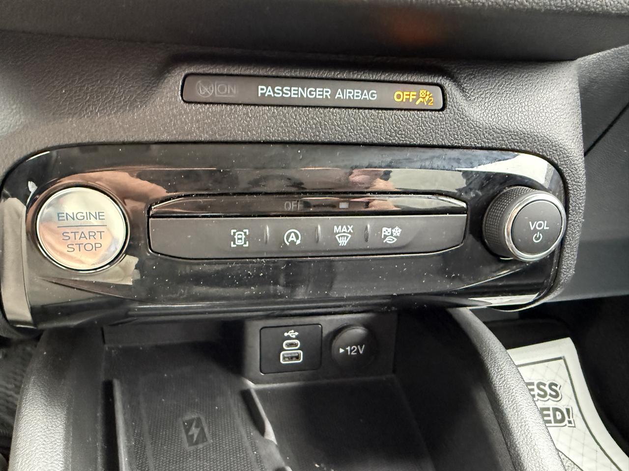 Ford Escape Platinum AWD 2025