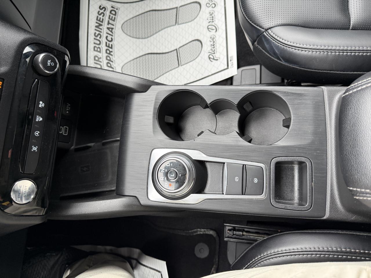 Ford Escape Platinum AWD 2025