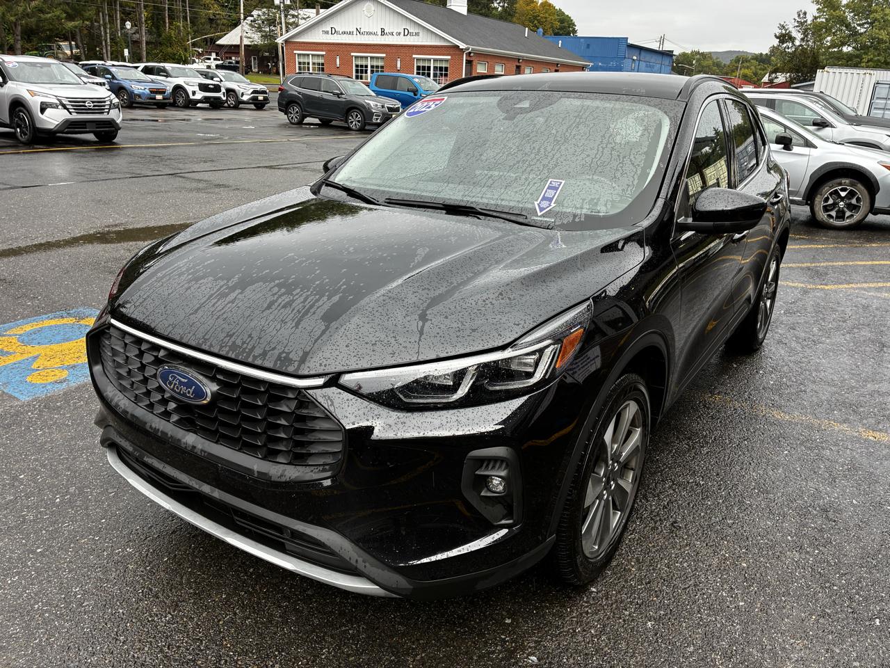 Ford Escape Platinum AWD 2025