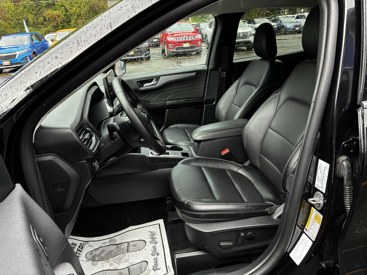 Ford Escape Platinum AWD 2025