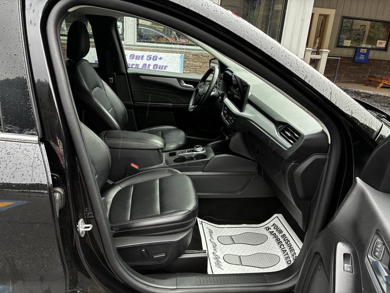 Ford Escape Platinum AWD 2025