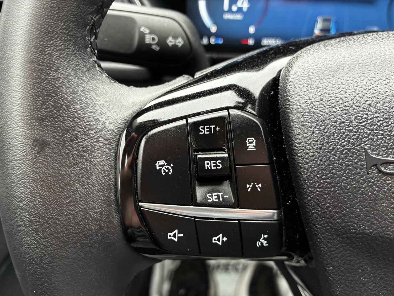 Ford Escape Platinum AWD 2025