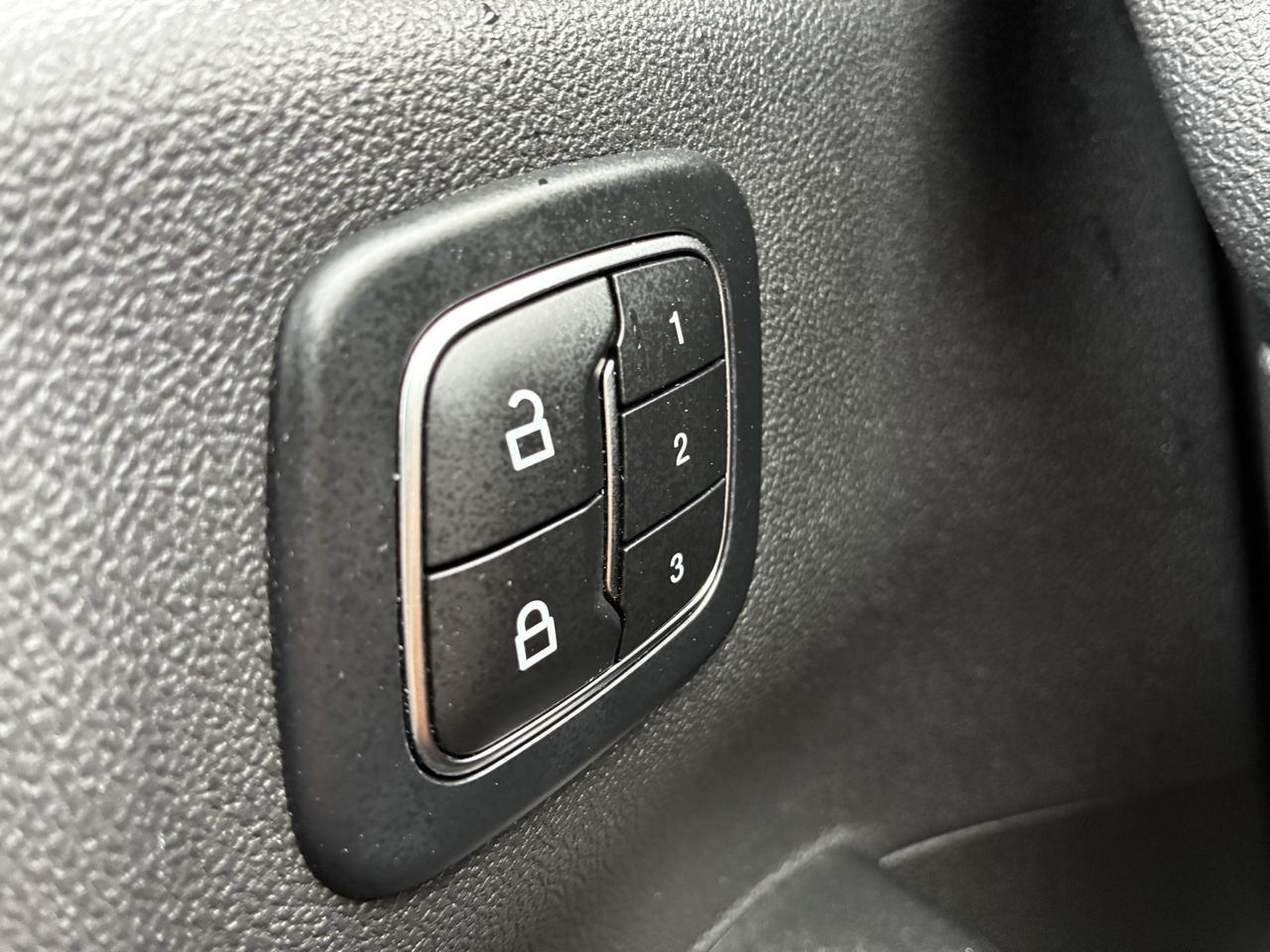 Ford Escape Platinum AWD 2025