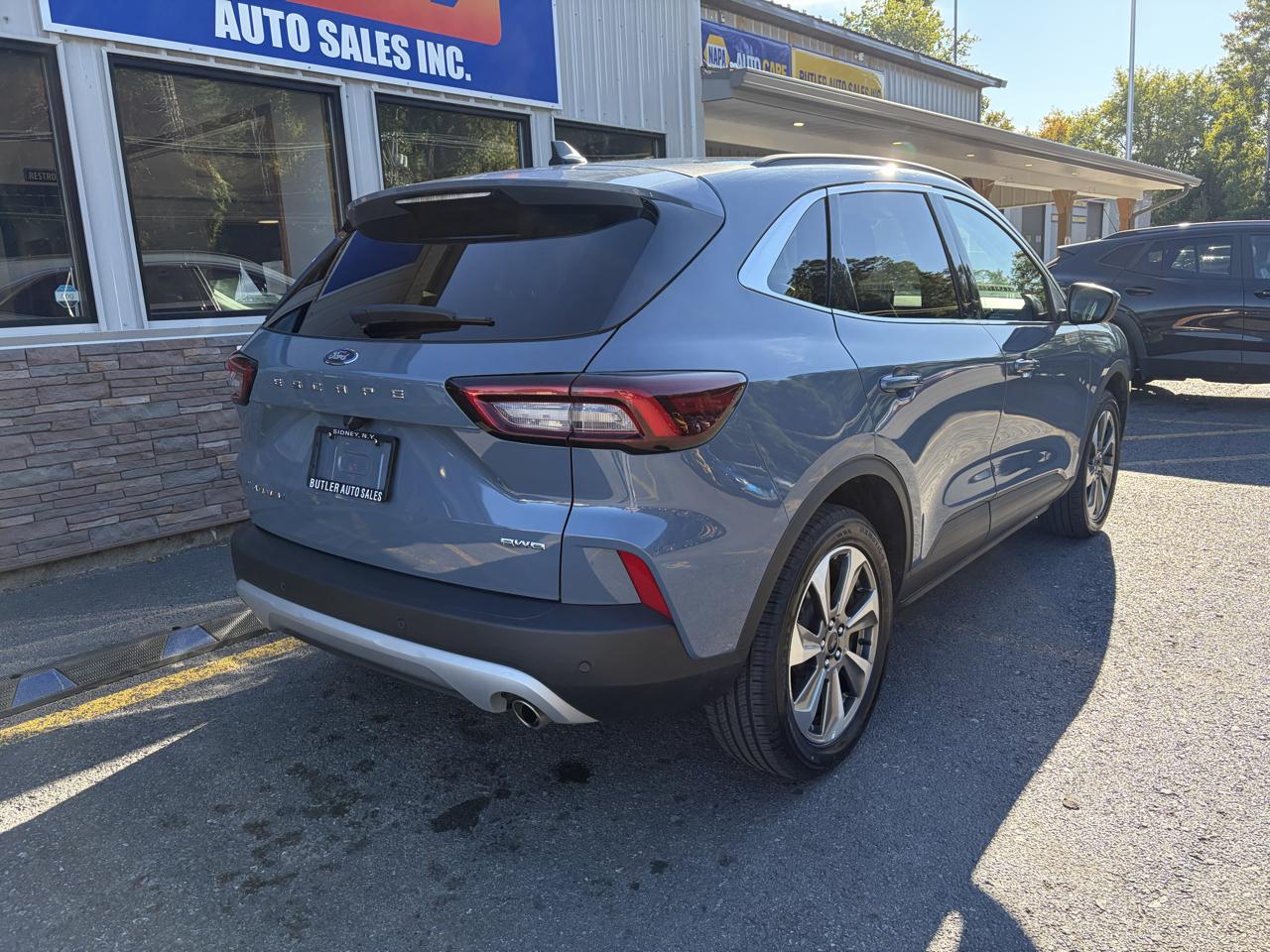 Ford Escape Platinum AWD 2025
