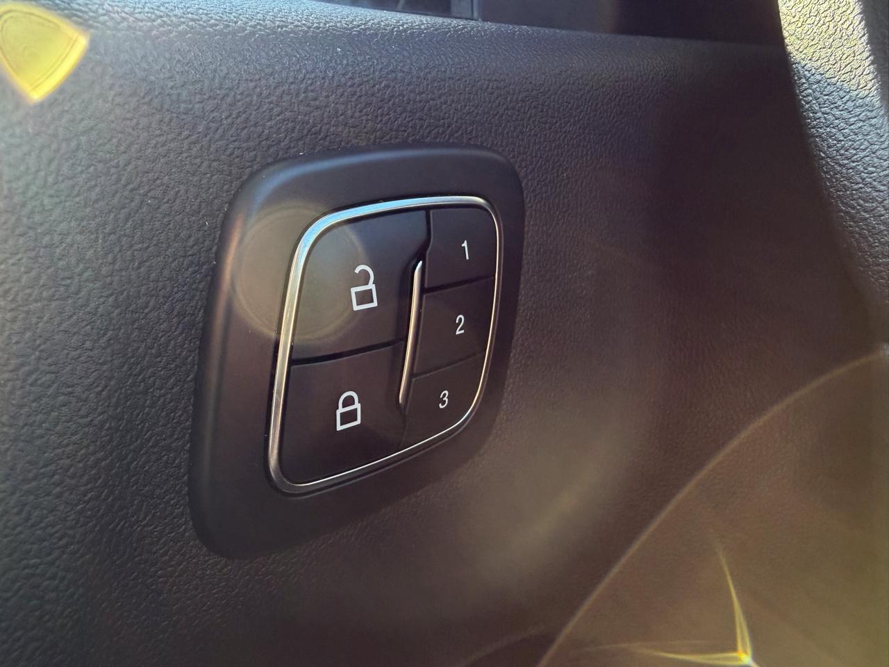 Ford Escape Platinum AWD 2025