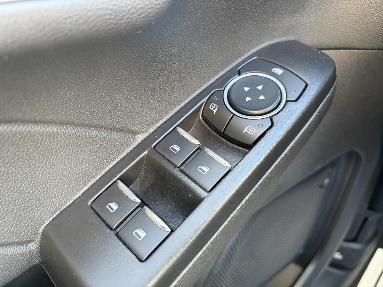 Ford Escape Platinum AWD 2025