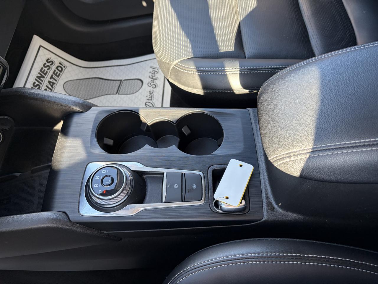 Ford Escape Platinum AWD 2025