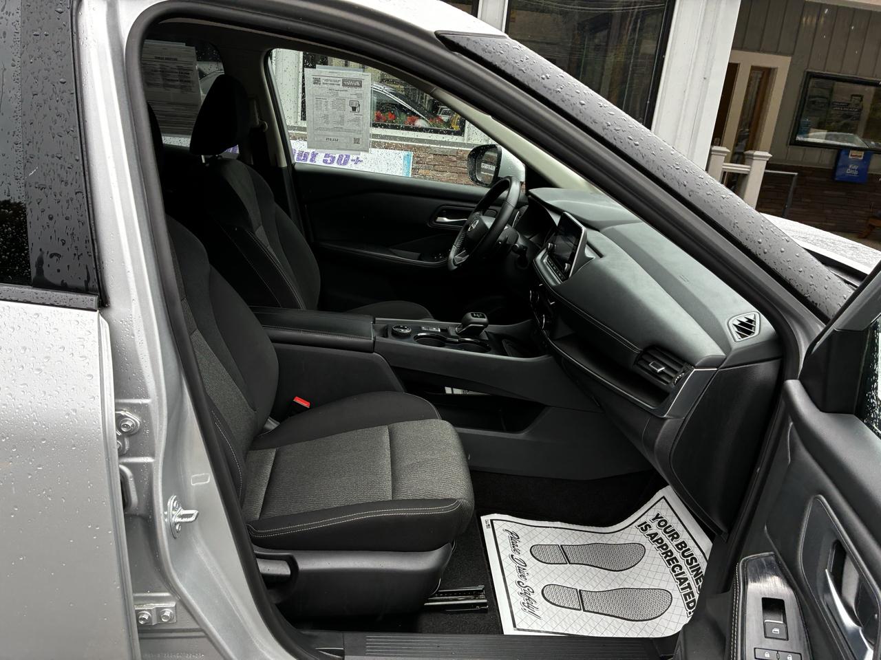 Nissan Rogue SV AWD 2025