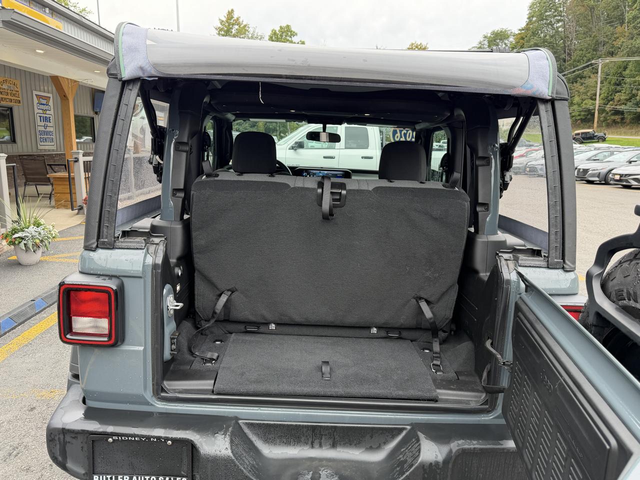 Jeep Wrangler Sport 2026