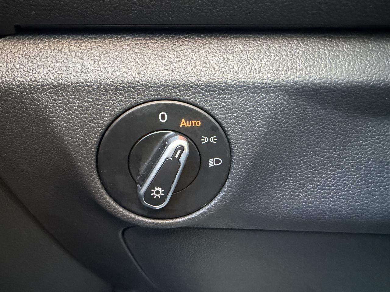 Volkswagen Jetta SE 2024