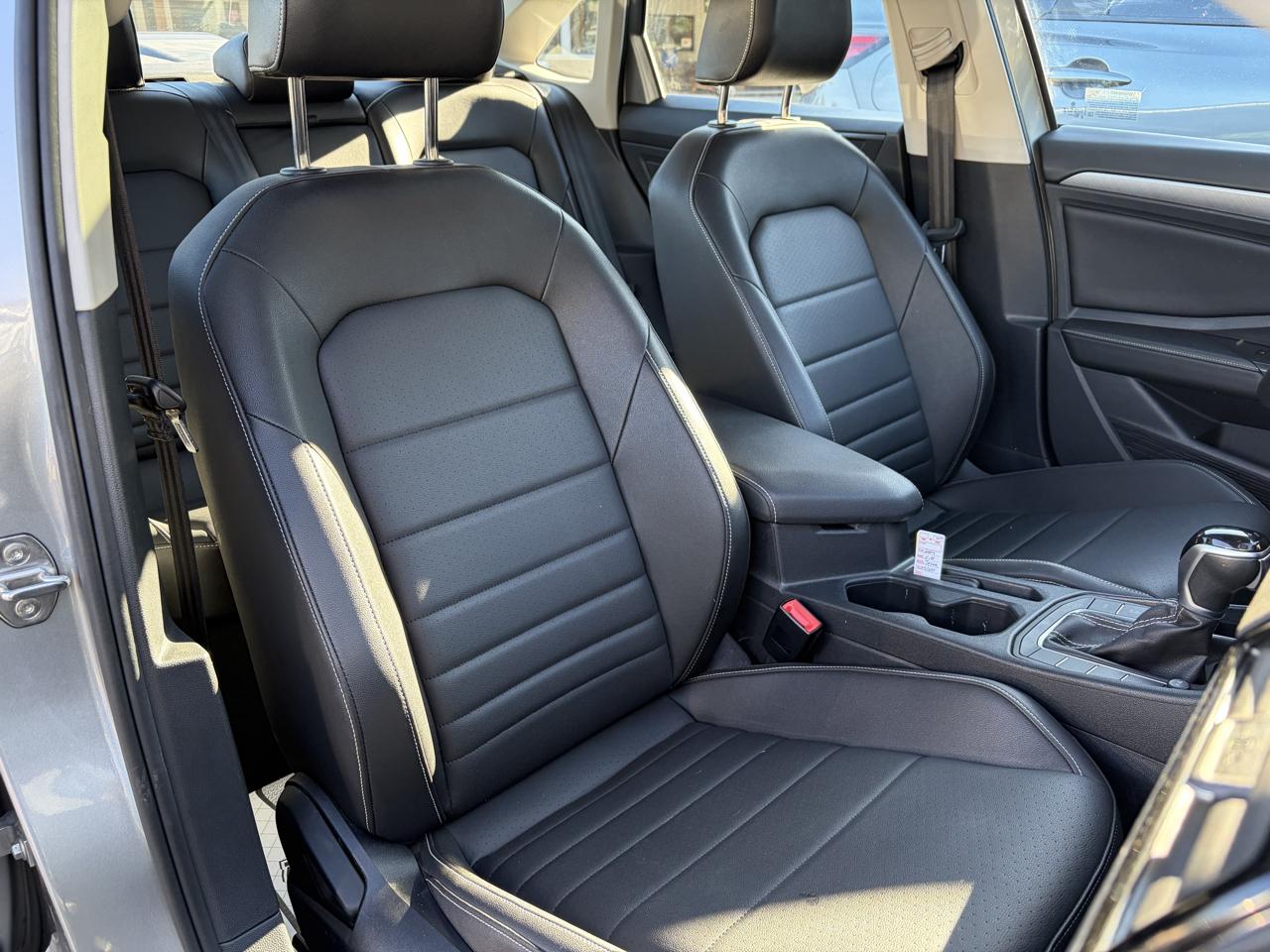 Volkswagen Jetta SE 2024