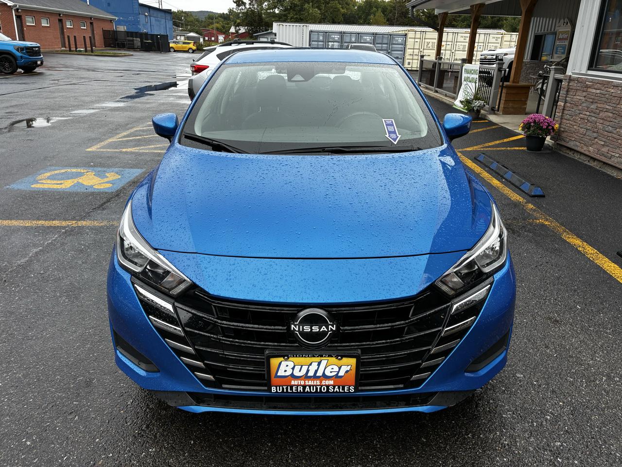 Nissan Versa SV 2023