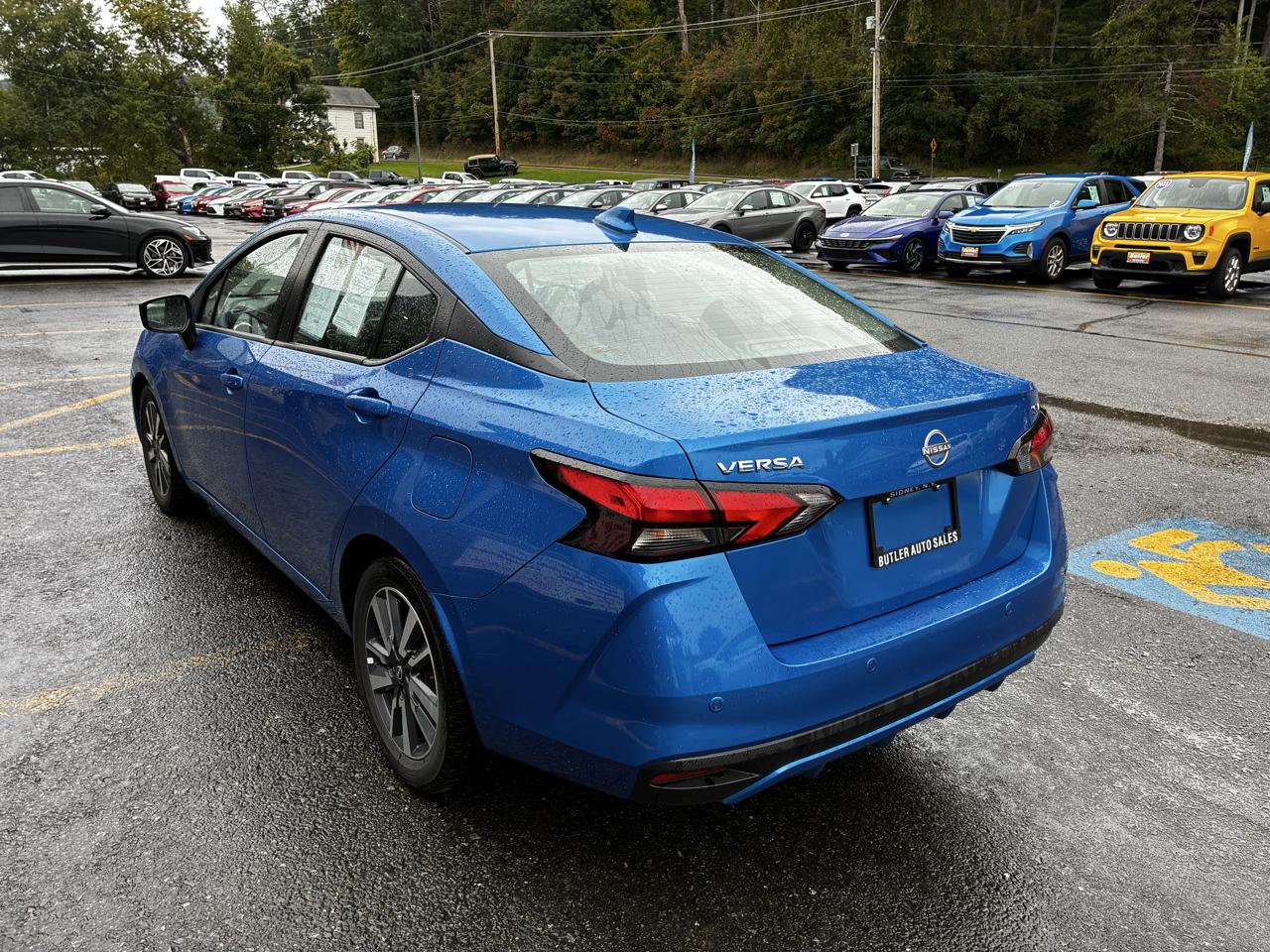 Nissan Versa SV 2023