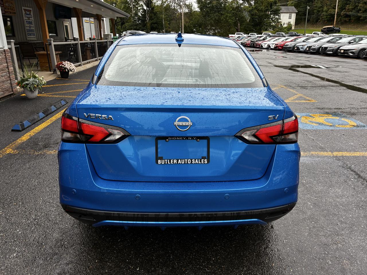 Nissan Versa SV 2023