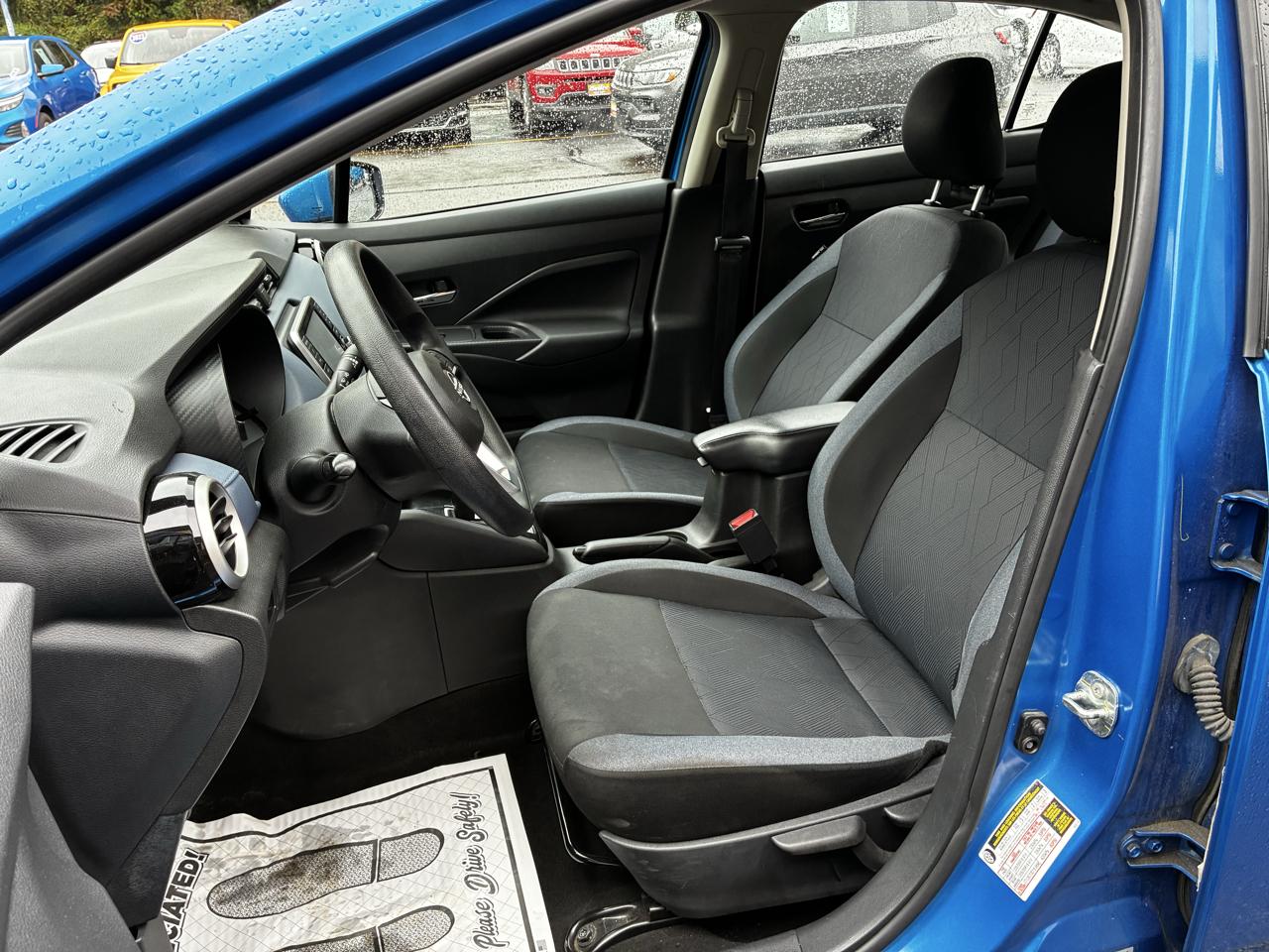 Nissan Versa SV 2023