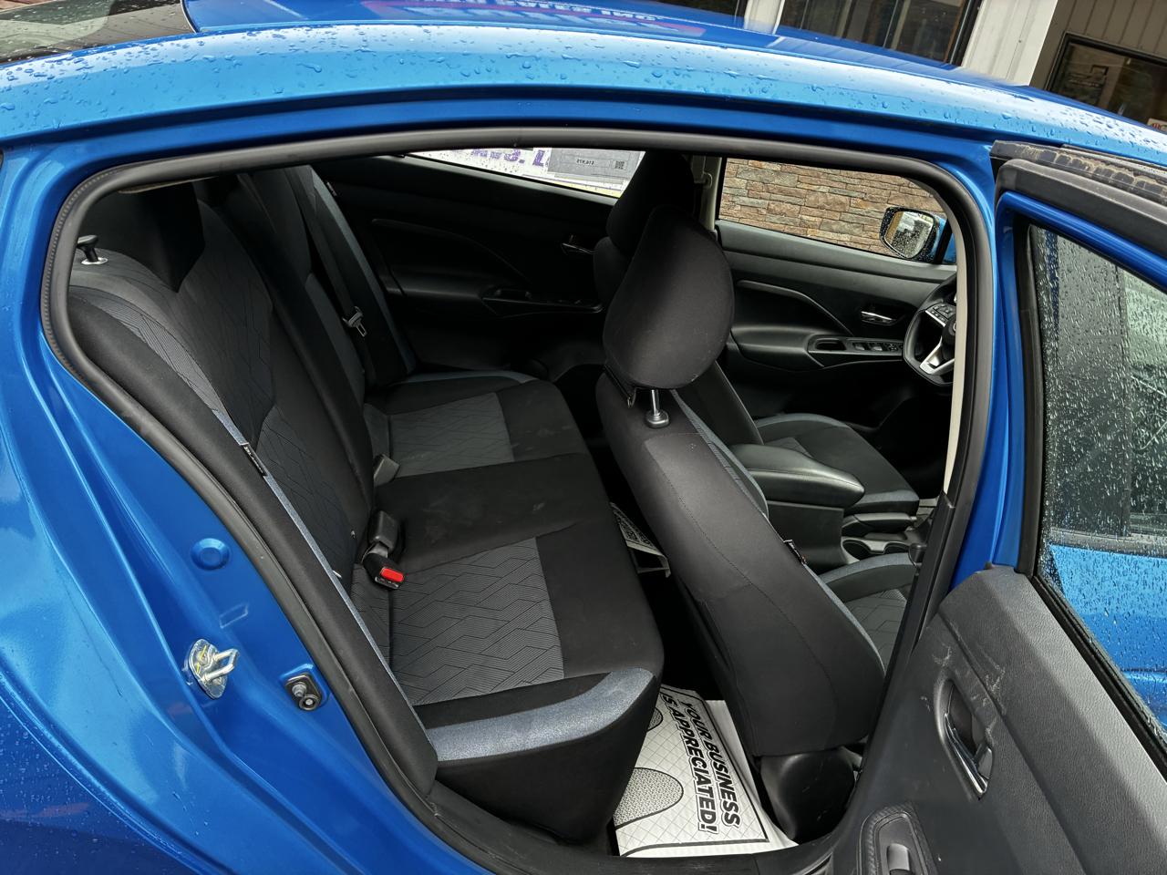 Nissan Versa SV 2023