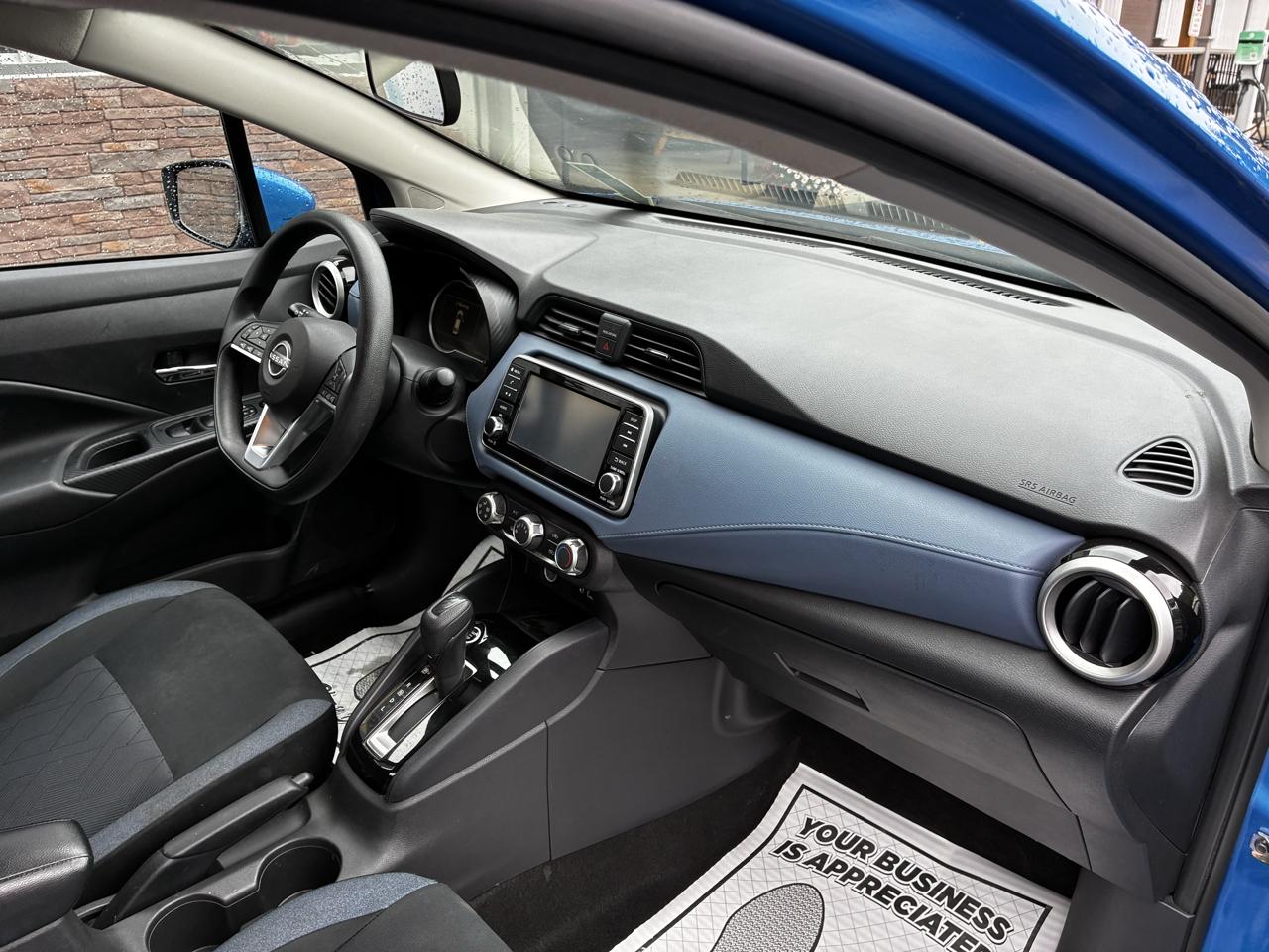 Nissan Versa SV 2023