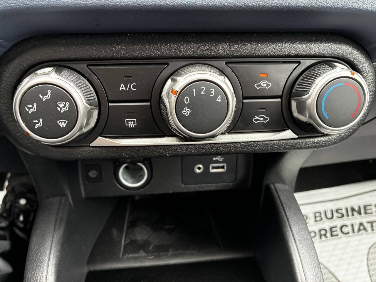 Nissan Versa SV 2023