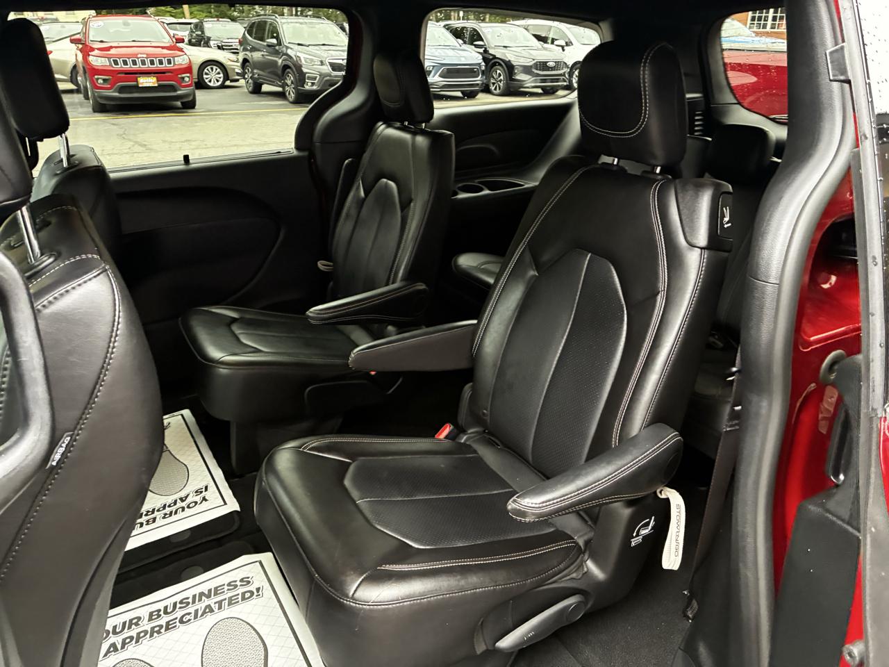 Chrysler Pacifica Select 2026