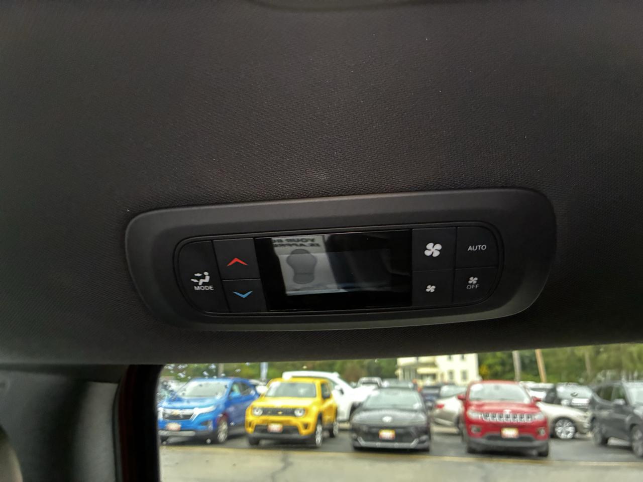 Chrysler Pacifica Select 2026