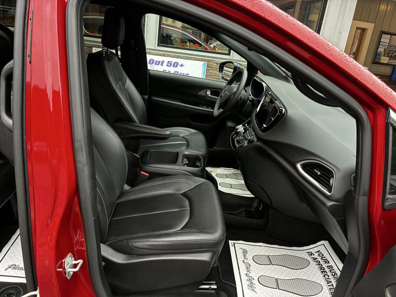 Chrysler Pacifica Select 2026