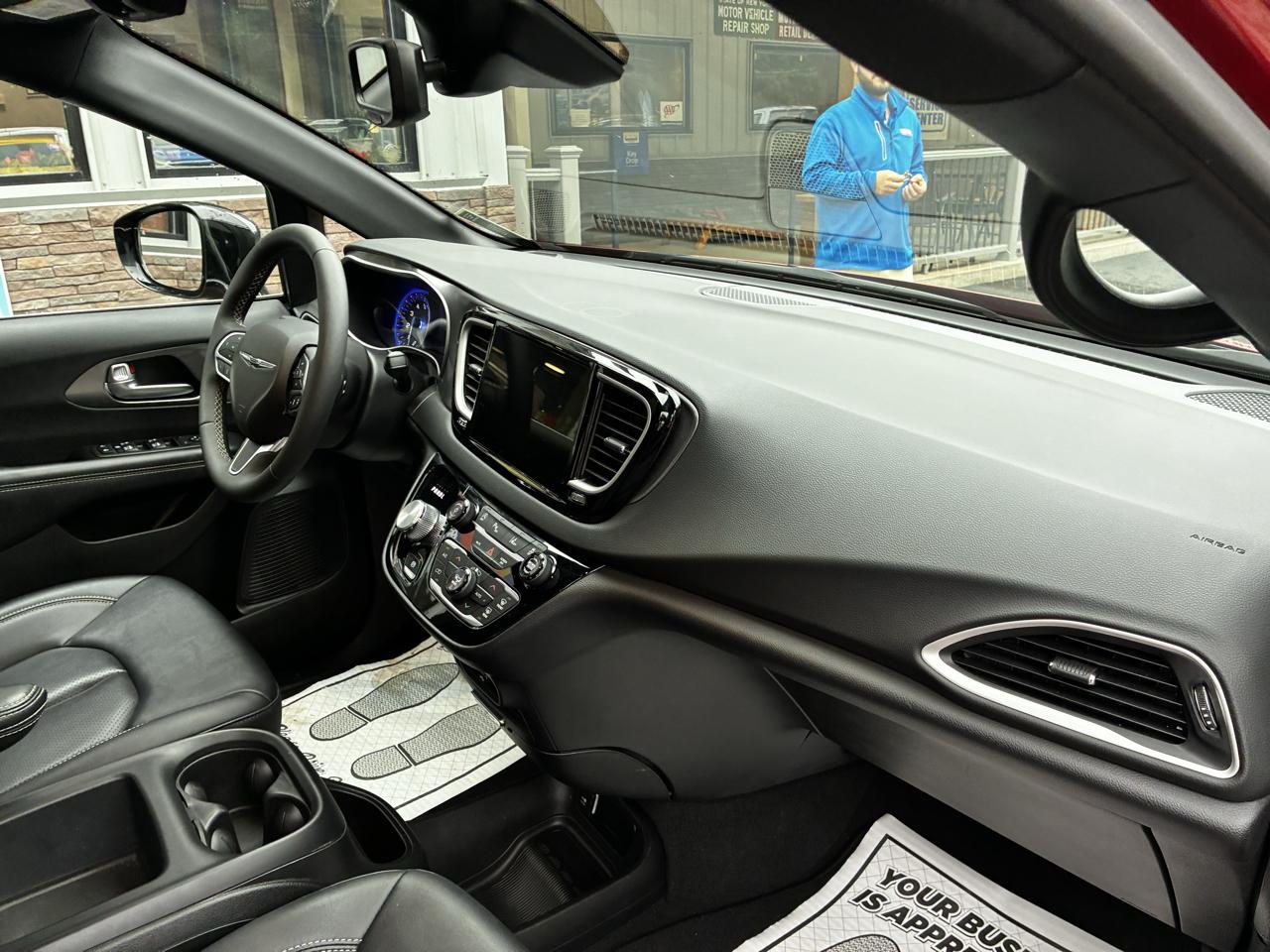 Chrysler Pacifica Select 2026