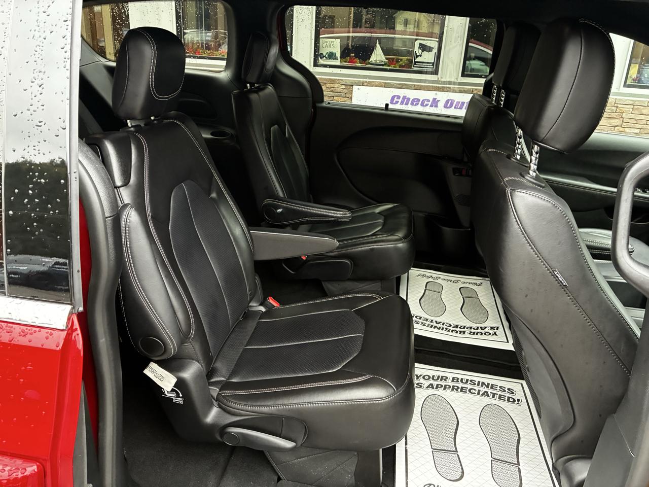Chrysler Pacifica Select 2026
