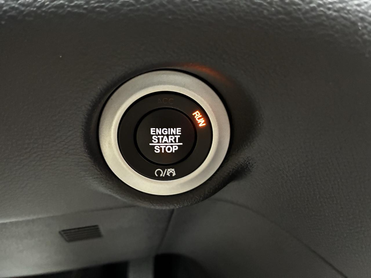 Chrysler Pacifica Select 2026