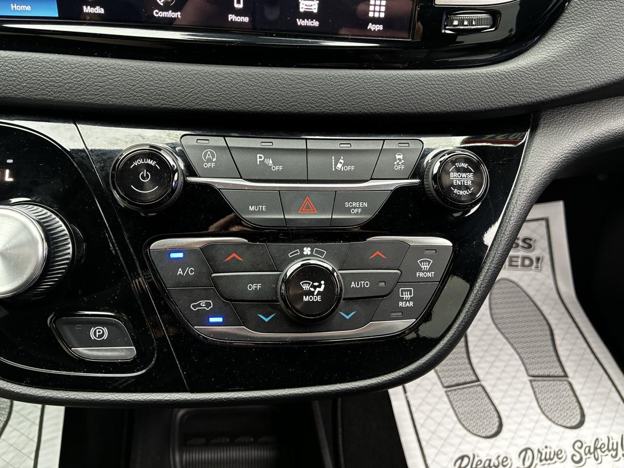 Chrysler Pacifica Select 2026