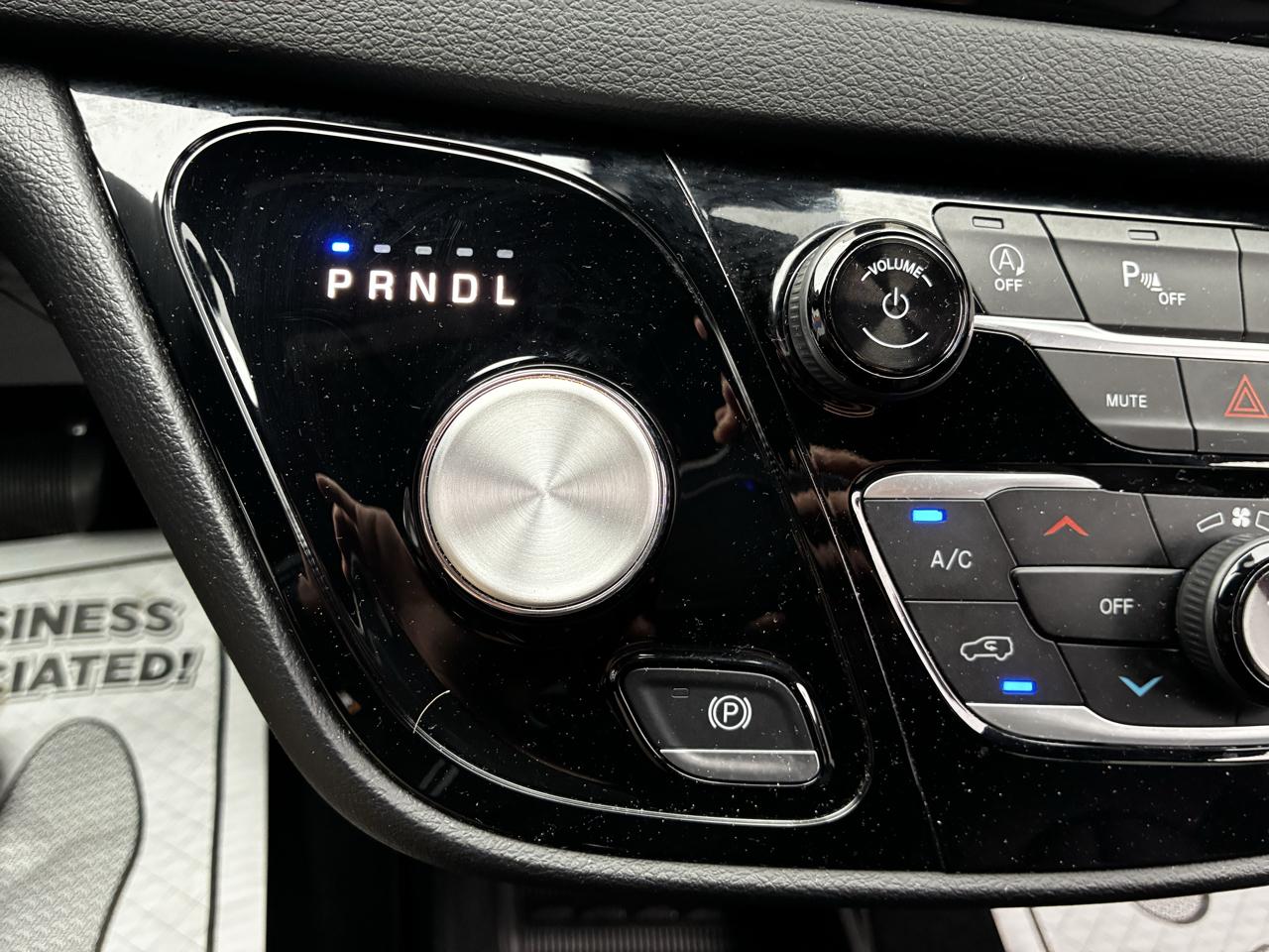Chrysler Pacifica Select 2026