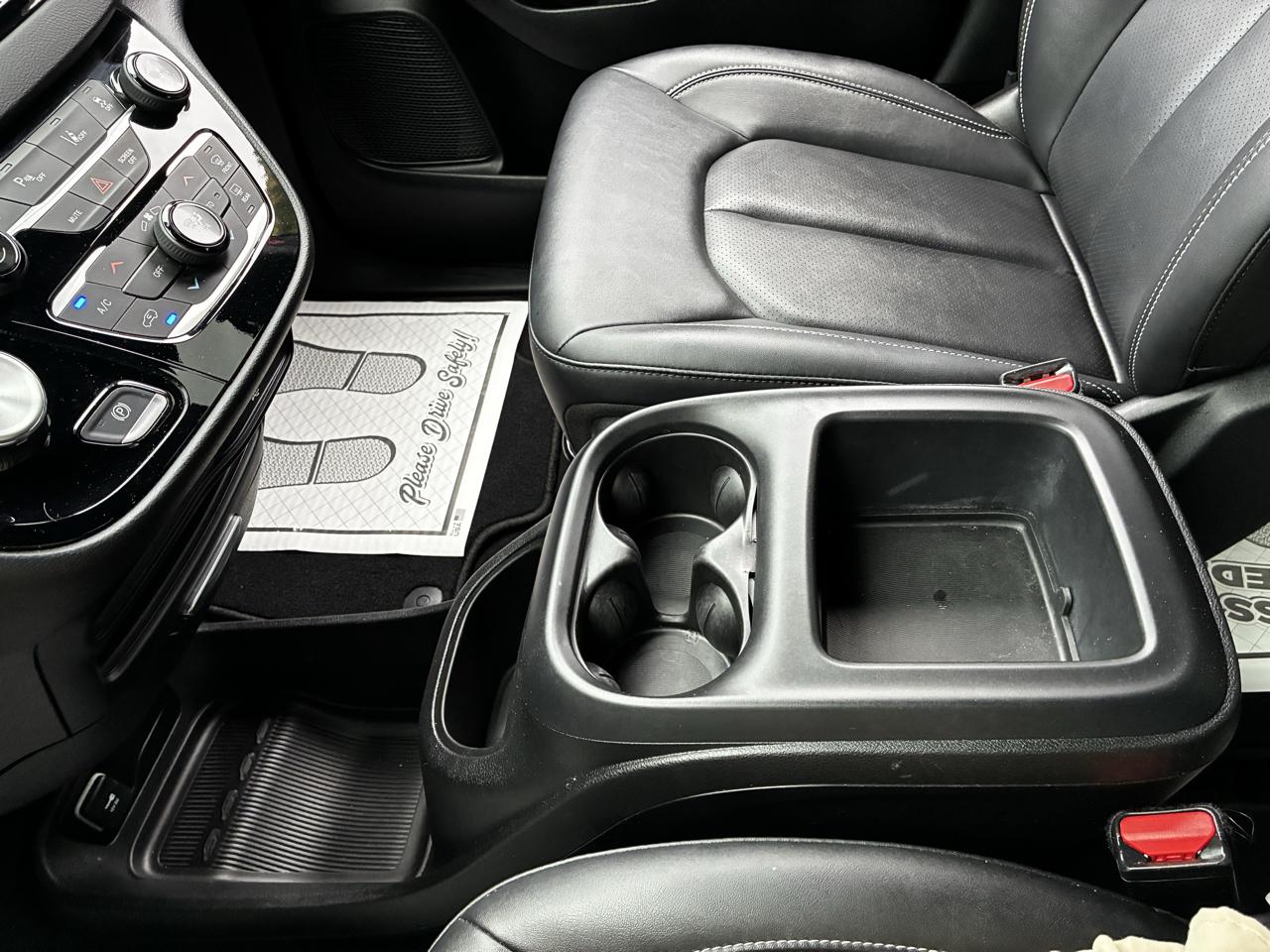 Chrysler Pacifica Select 2026