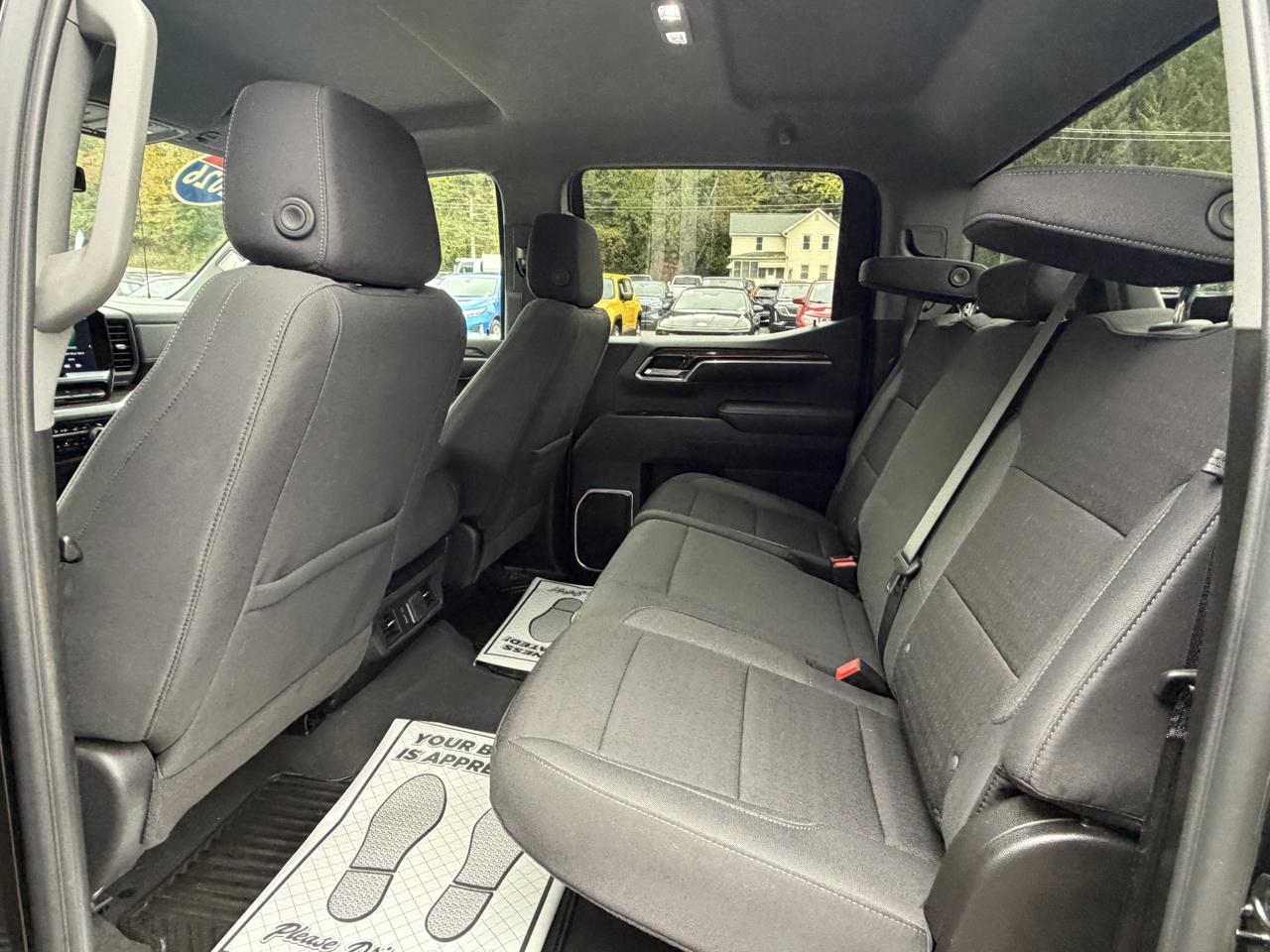 Chevrolet Silverado 1500 RST Crew Cab 4WD 2026