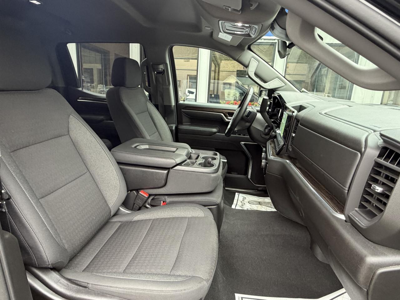 Chevrolet Silverado 1500 RST Crew Cab 4WD 2026