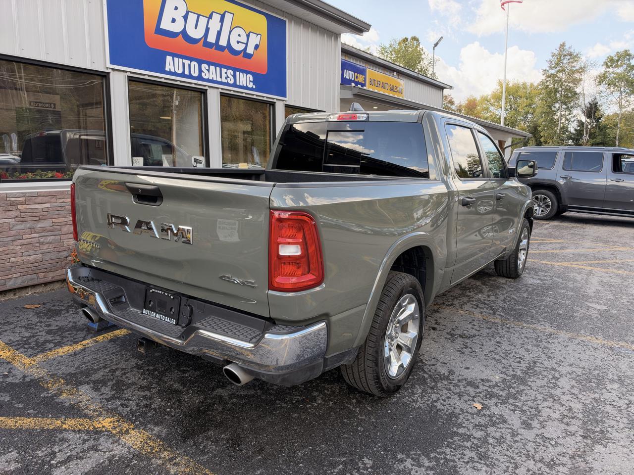 RAM 1500 Big Horn Crew Cab SWB 4WD 2026