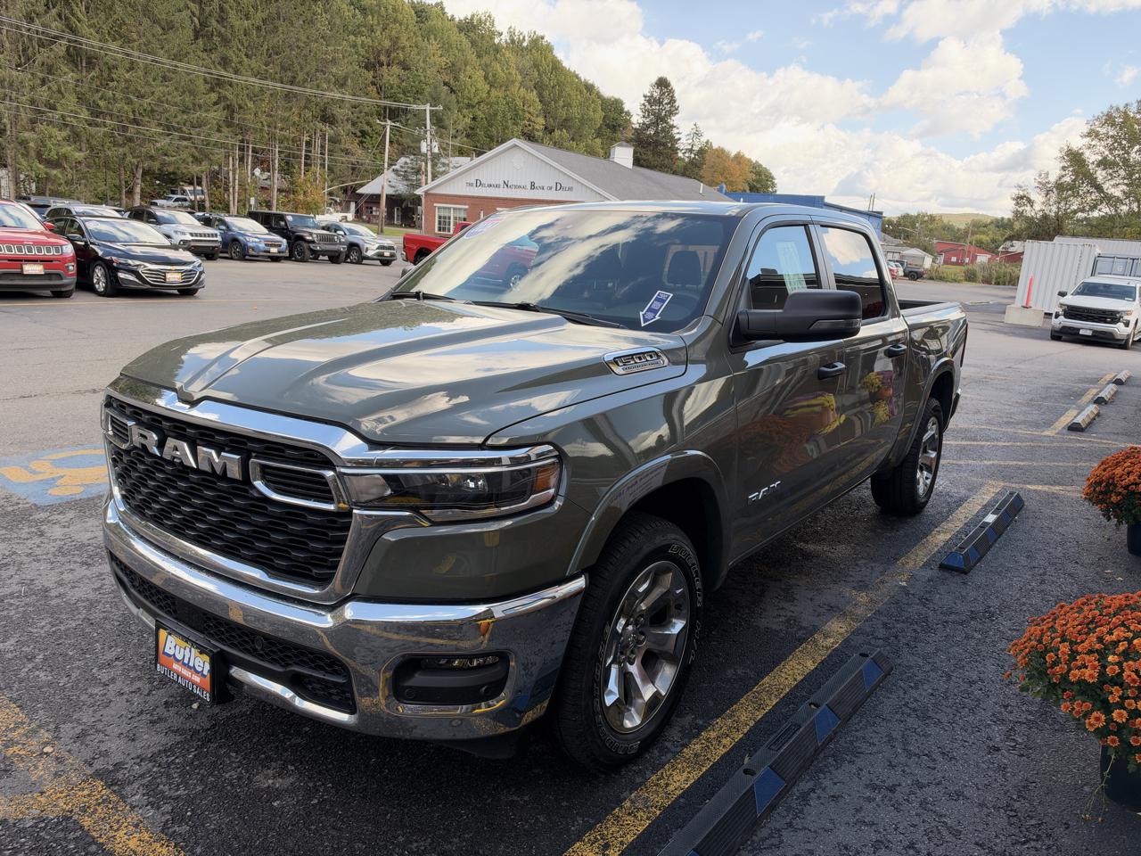 RAM 1500 Big Horn Crew Cab SWB 4WD 2026
