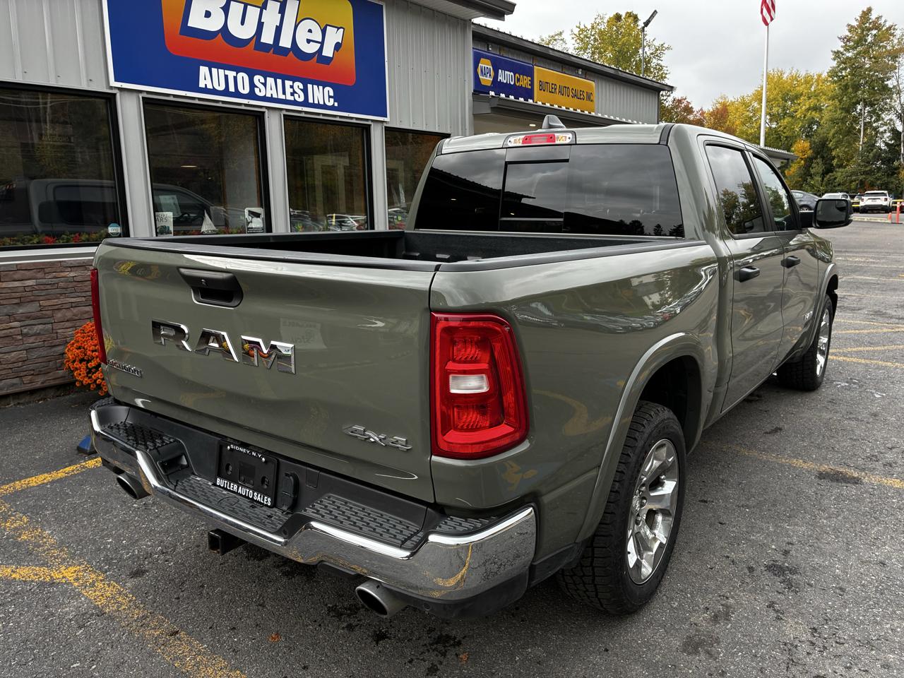 RAM 1500 Big Horn Crew Cab SWB 4WD 2026