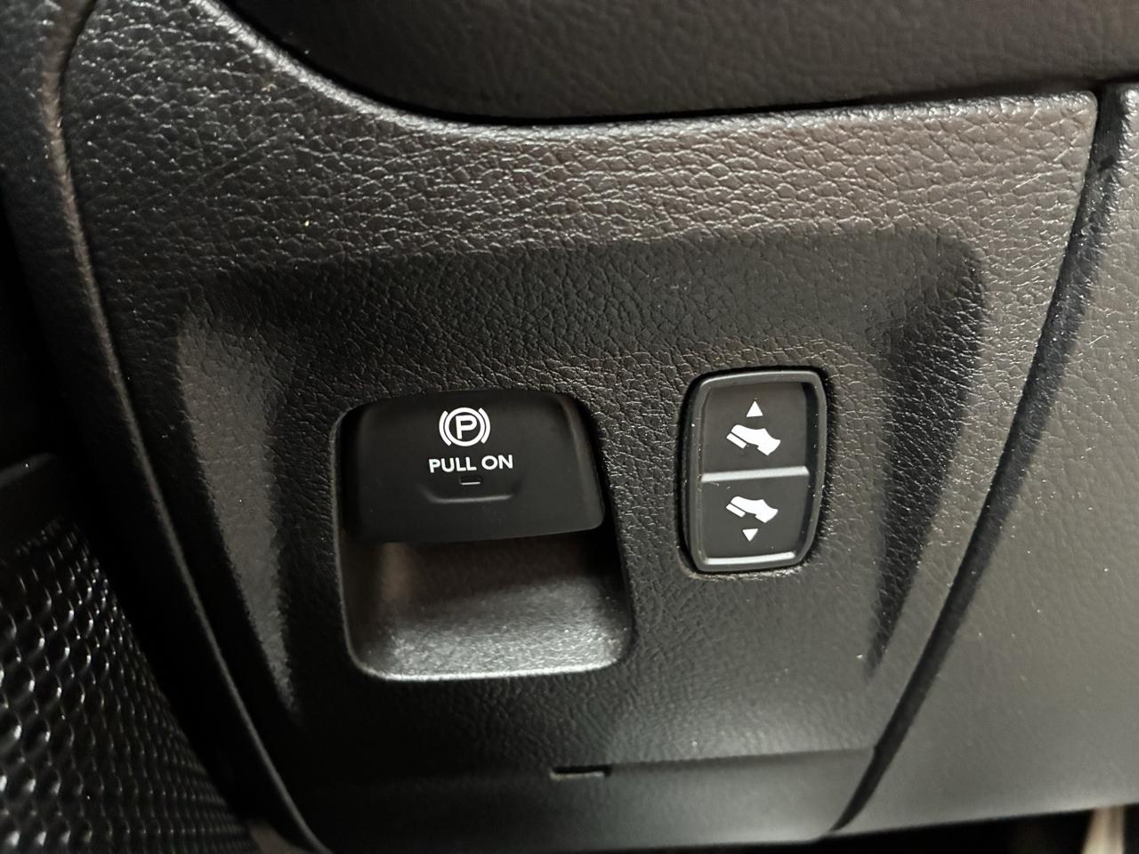 RAM 1500 Big Horn Crew Cab SWB 4WD 2026