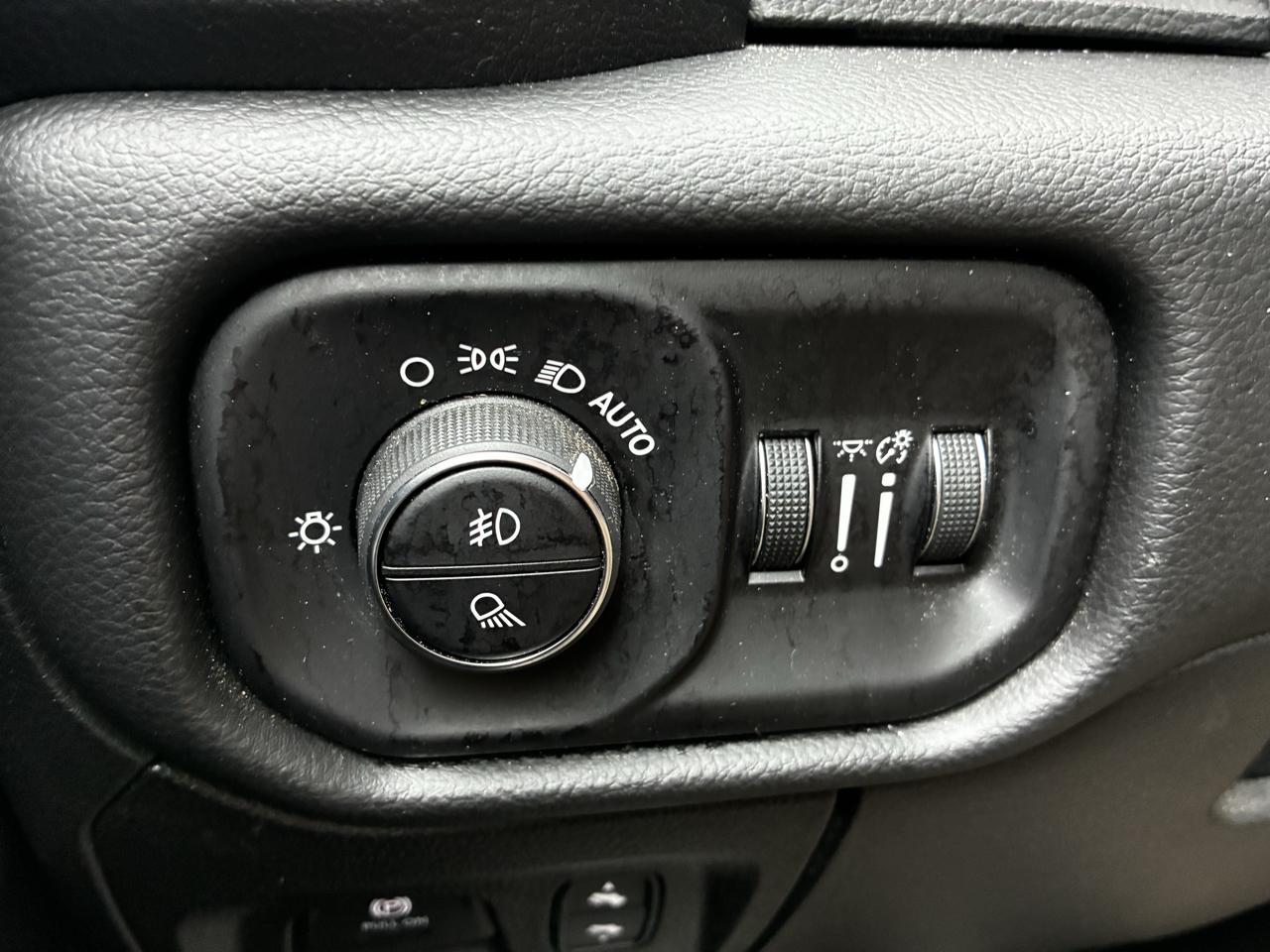 RAM 1500 Big Horn Crew Cab SWB 4WD 2026