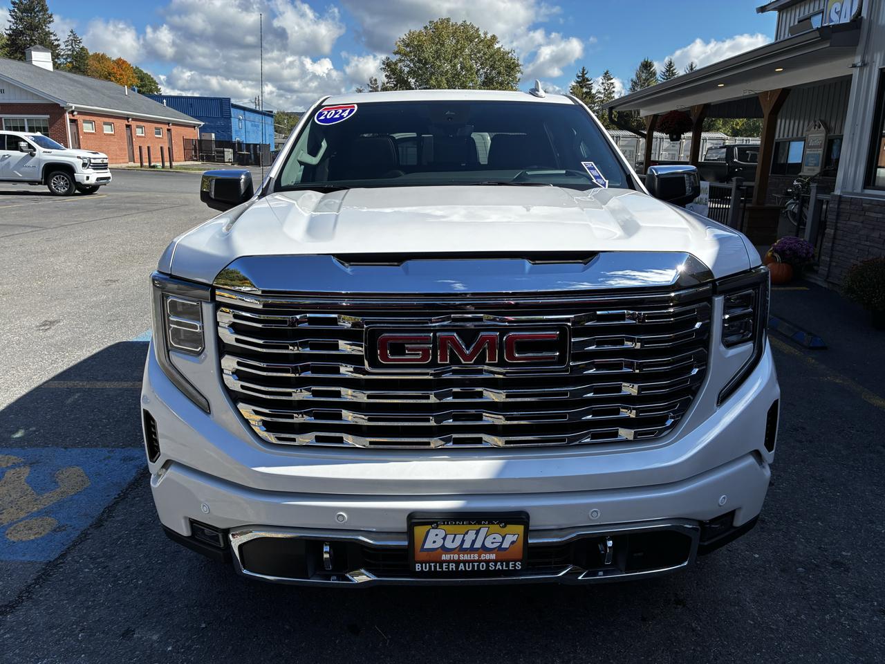 GMC Sierra 1500 Denali Crew Cab Short Box 4WD 2024