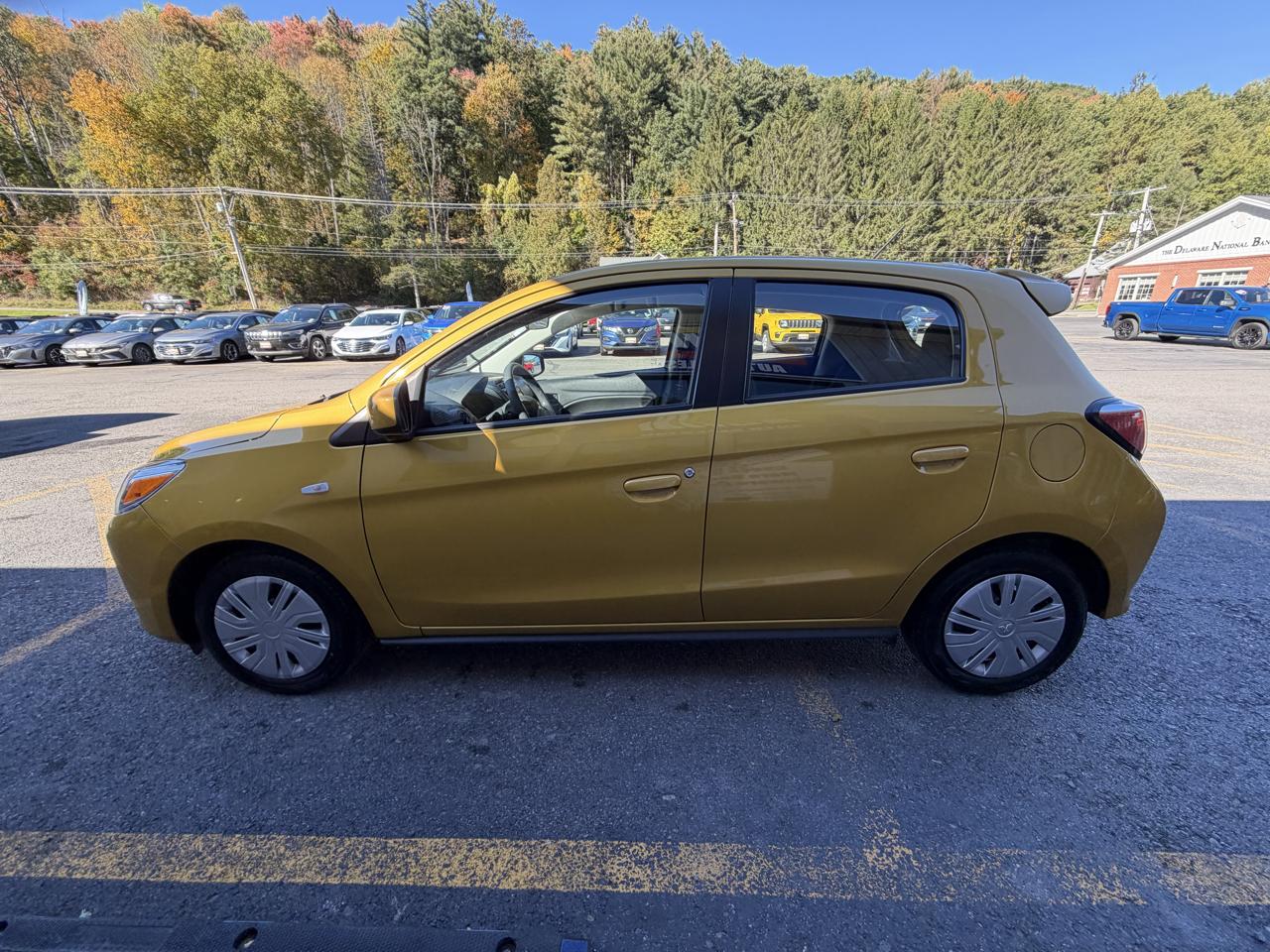 Mitsubishi Mirage ES CVT 2024