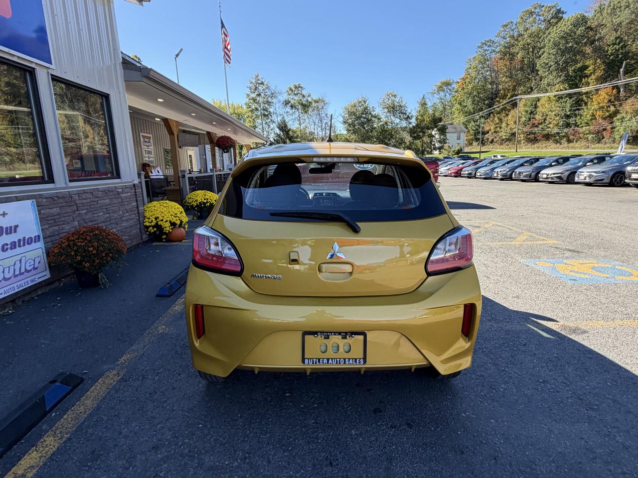 Mitsubishi Mirage ES CVT 2024