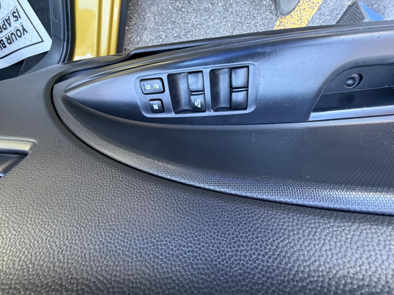 Mitsubishi Mirage ES CVT 2024