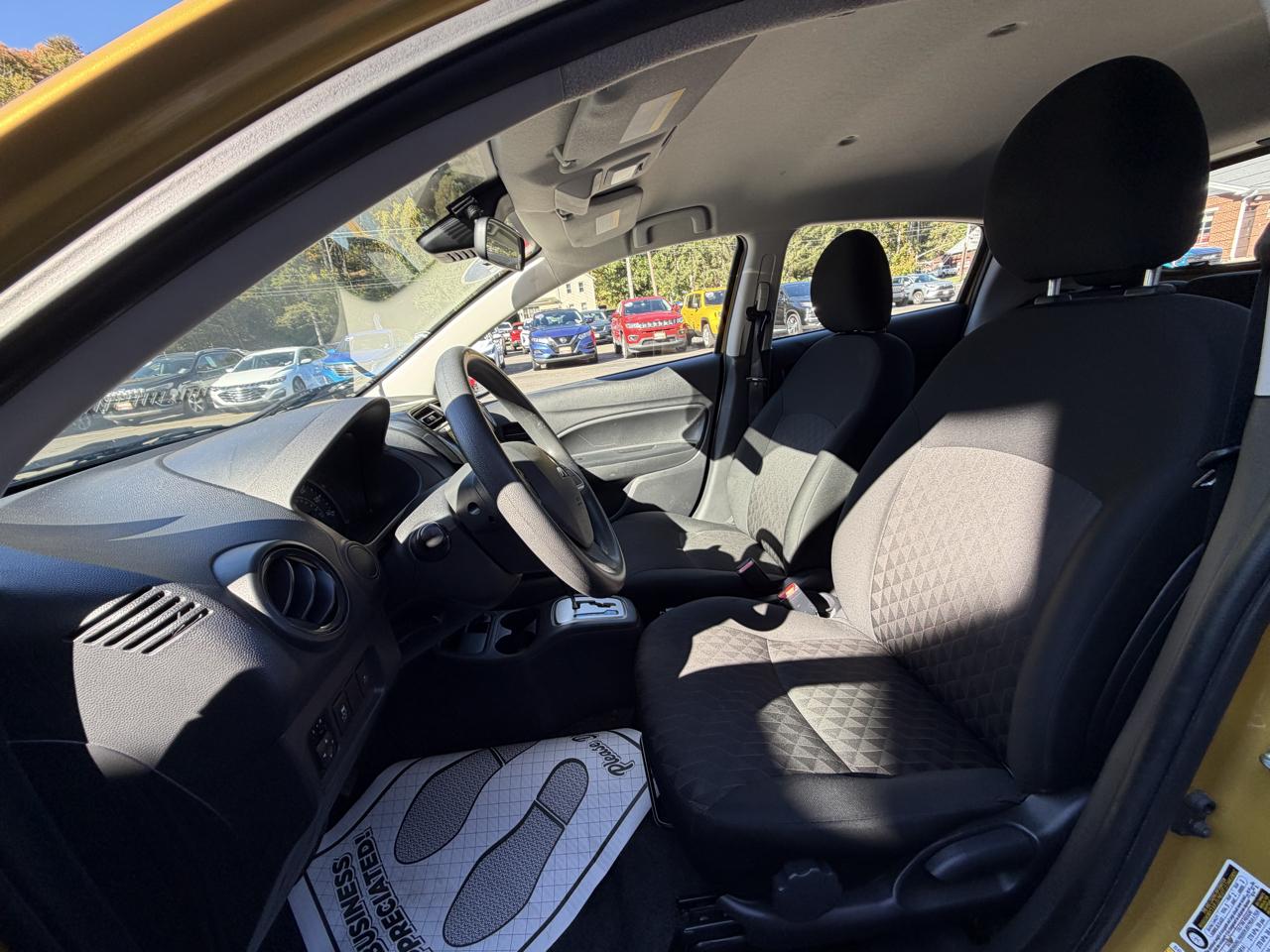 Mitsubishi Mirage ES CVT 2024